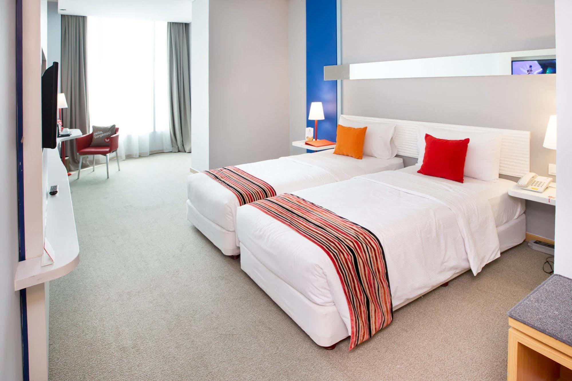 Fox Lite Hotel Metro Indah - Bandung Eksteriør billede